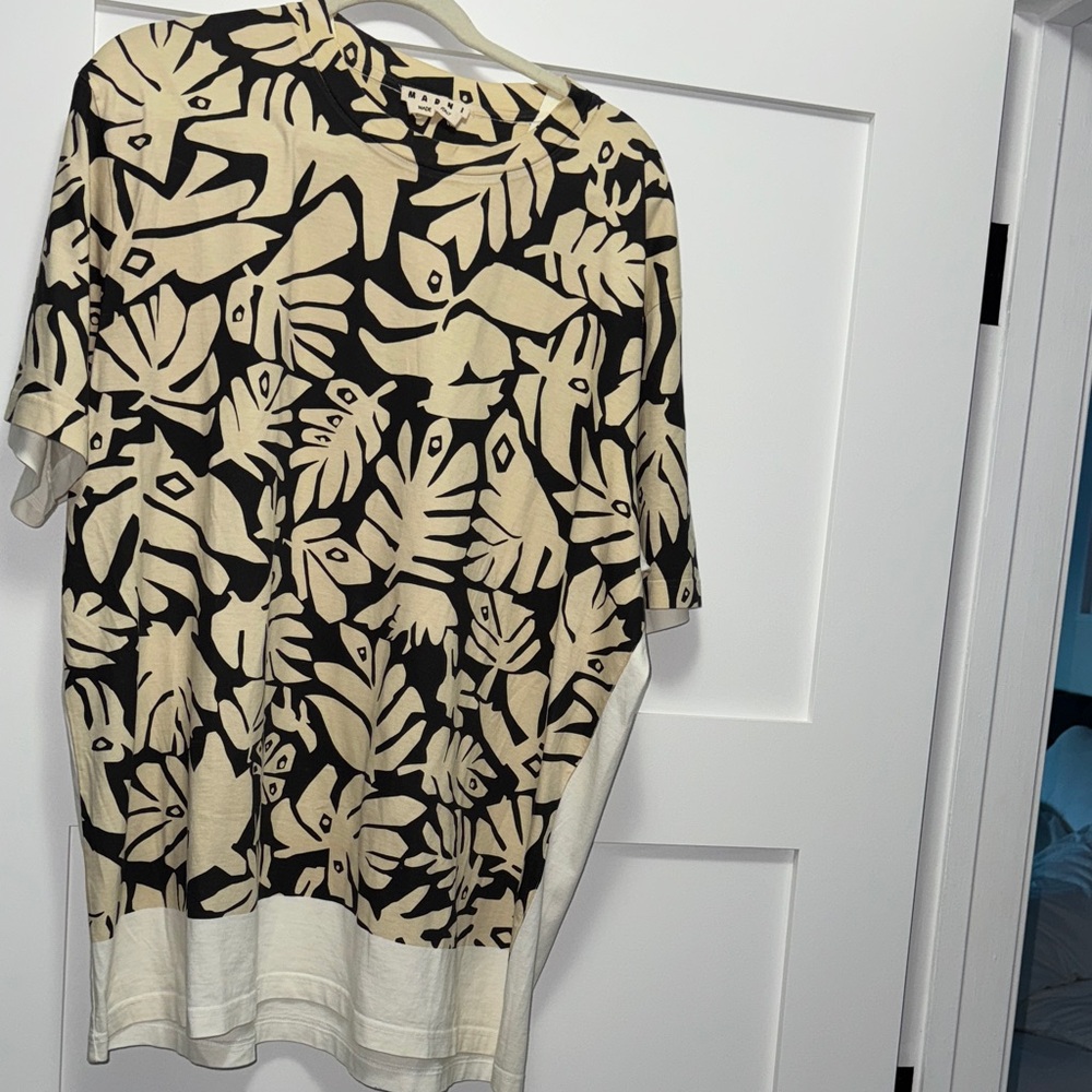 Marni men’s Black and Cream Graphic T-Shirt